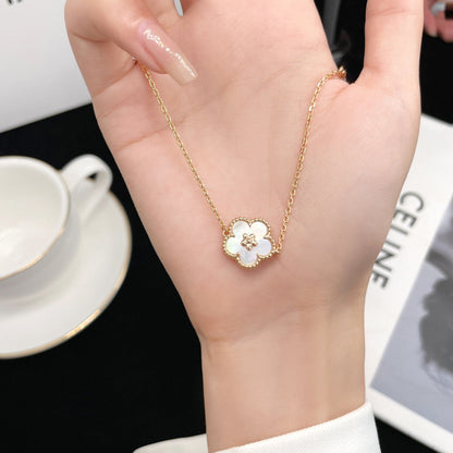 [Camiery]LUCKY  WHITE MOP  PLUM BLOSSOM NECKLACE